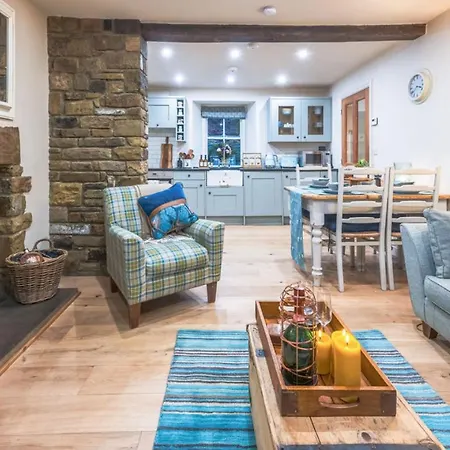 River Dance Cottage, إيسجارث